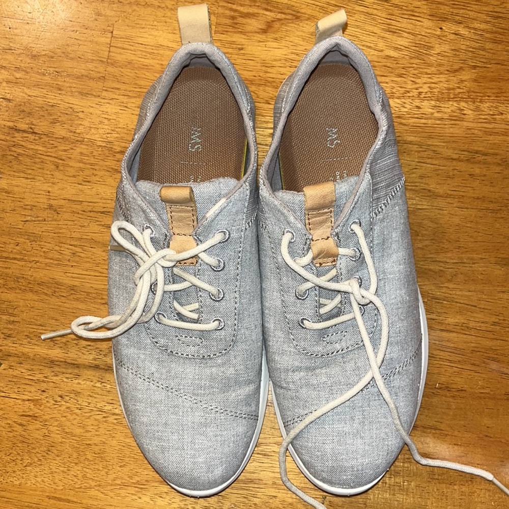 Toms-size 8 tennis shoes-GUC